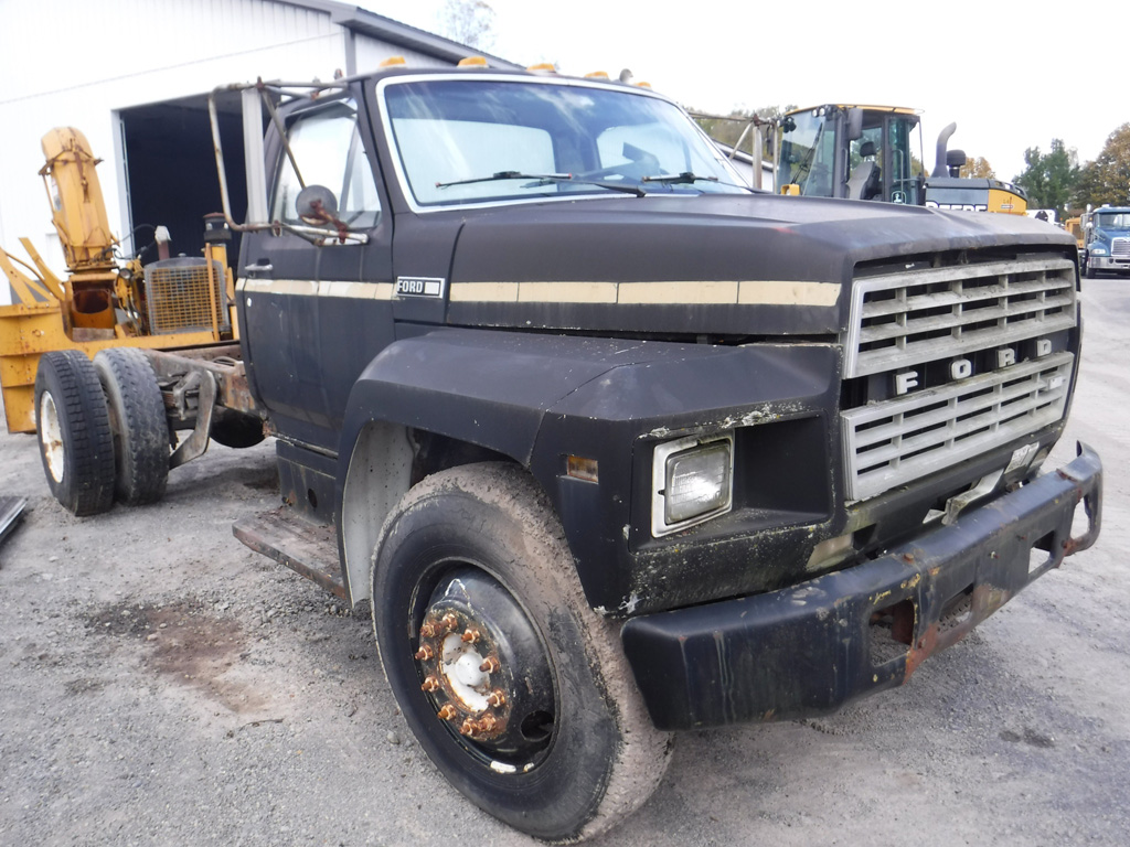 1985 FORD F-800 CAB CHASSIS TRUCK #730259